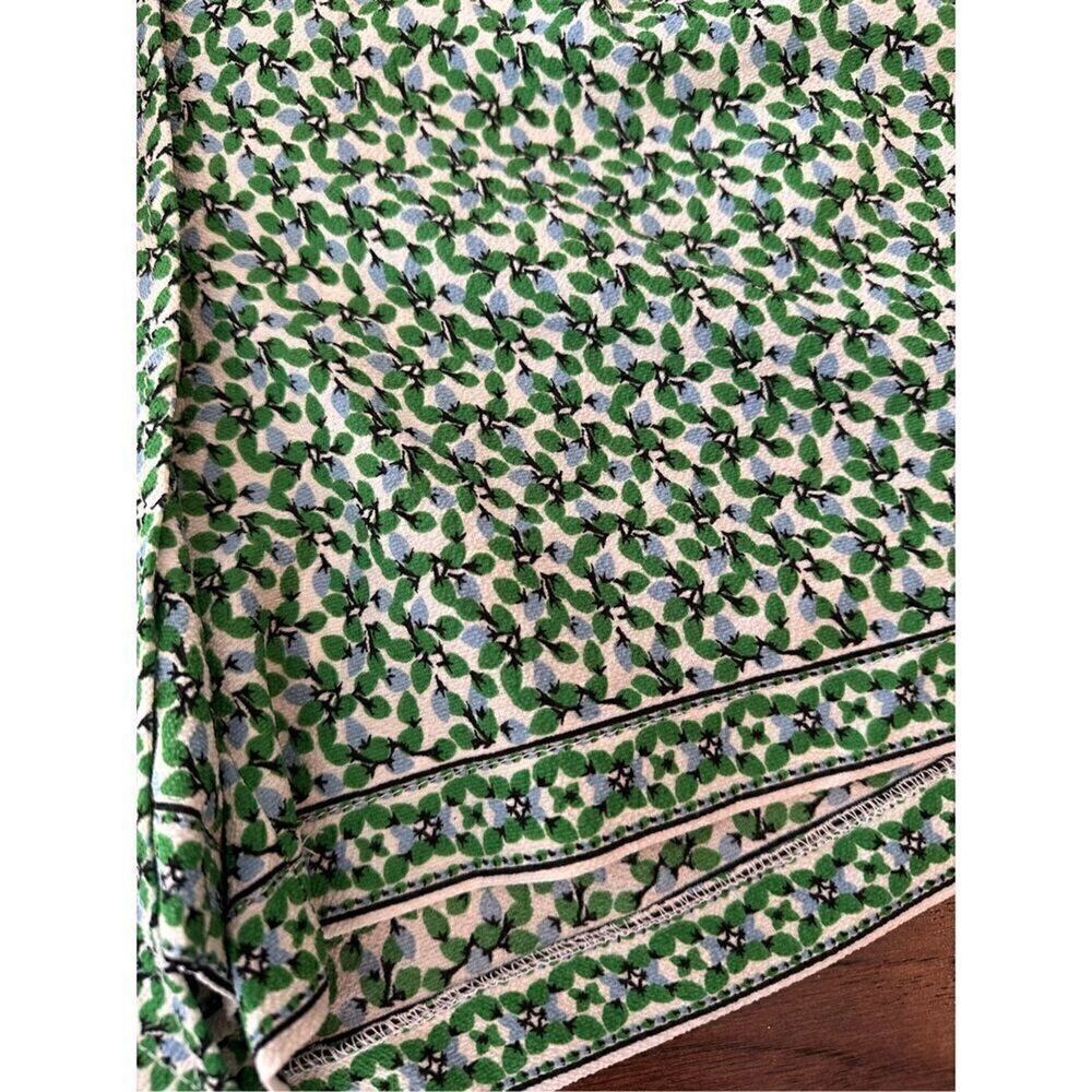 Max Studio Spring Fresh Green Floral Shorts - Picture 4 of 5